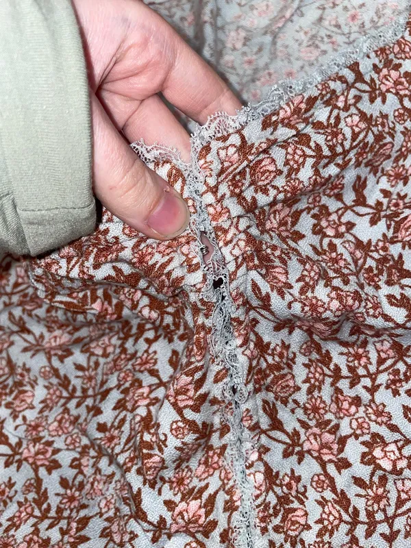 Free people blue floral crop top! - Image 4