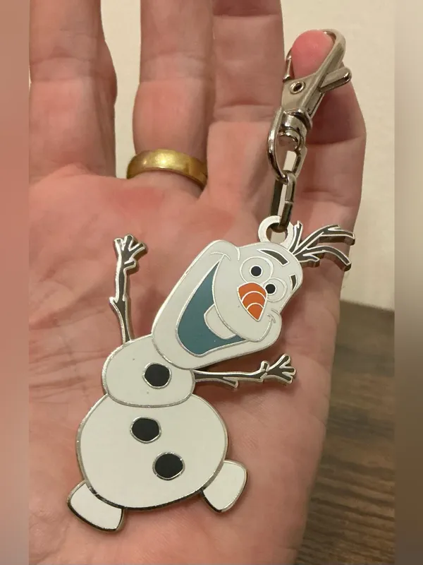 Frozen Sold Out official Disney Parks metal enamel Olaf keychain Keyring Clip - Image 3