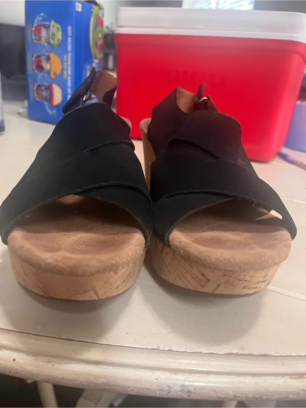 Clarks Black Suede Crisscross Slingback Sandals - Image 6