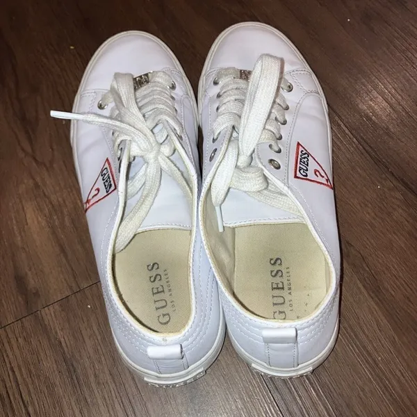GUESS Leather Size 8.5 Catching White Red Triangle Women’s Sneakers. Preloved - Image 5