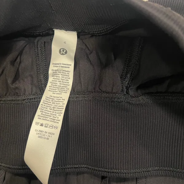 Lululemon Dance Studio High-Rise Short 3.5" Black size 6 women - Image 3