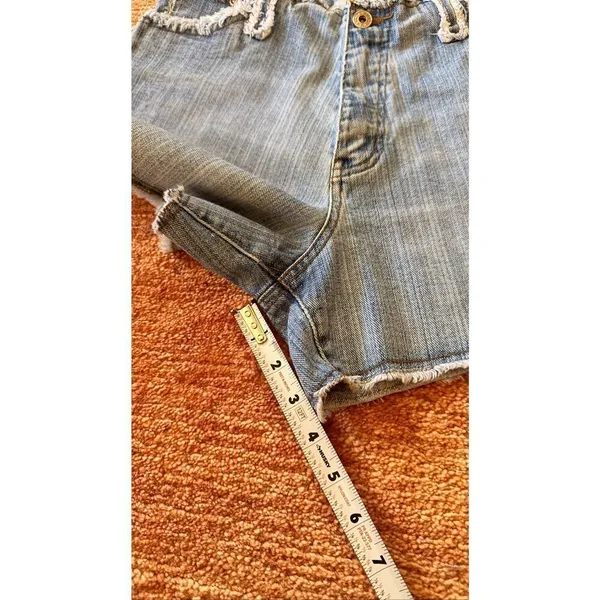 L.A. Blues Denim Shorts Size 10 Light Wash Frayed Trim Raw Hem Vintage - Image 7