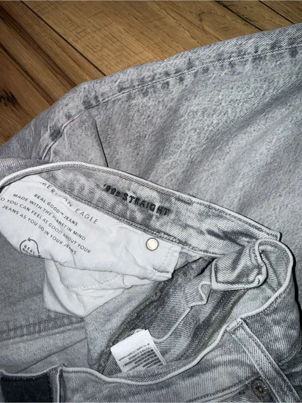 Light gray American eagle jeans - Image 6
