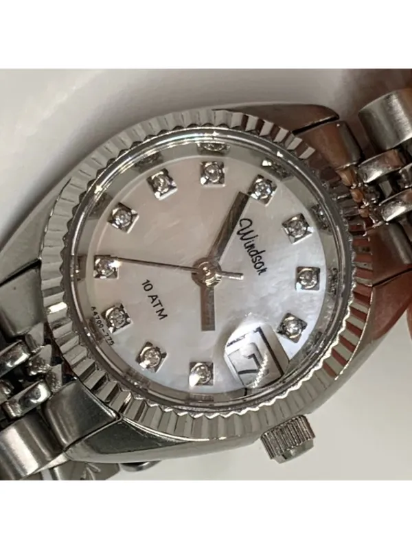 Silver tone Windsor women's dress classic watch date mop dial 23mm round running - Image 3
