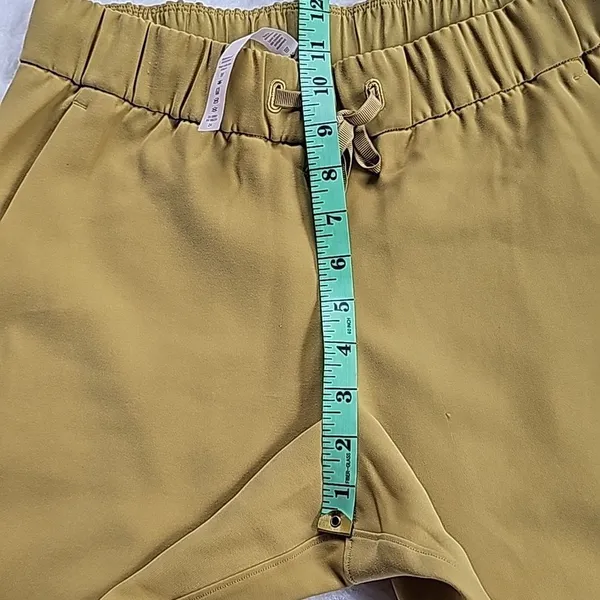 Lululemon On the Fly Crop Pants‎ *Woven 23" Vintage Gold Yellow Mustard Size 6 - Image 12