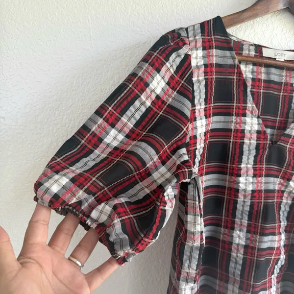 LOFT Womens Shirt Blouse Red Black Plaid‎ Puff Sleeve V Neck Size Medium - Image 5