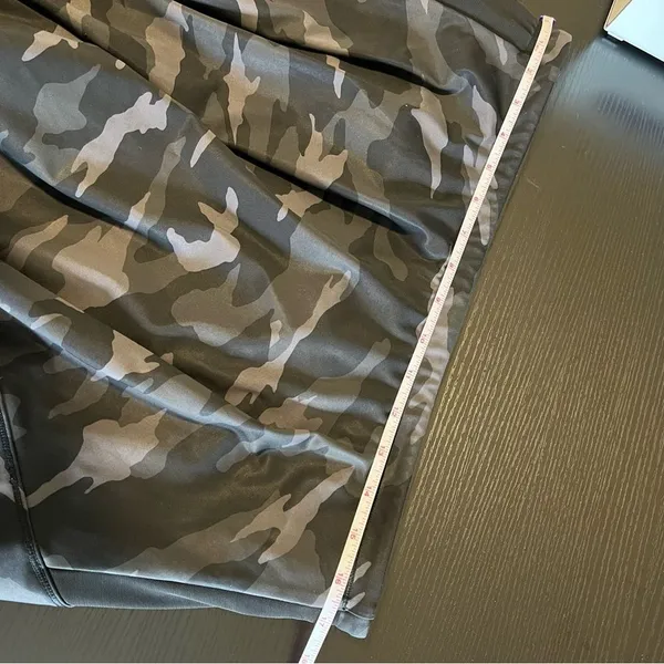 Athleta‎ Match Point Printed Skort Camo Black Gray Large - Image 10