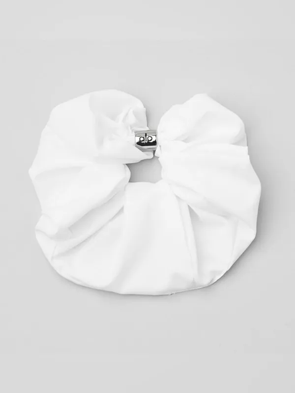 Alo Yoga NWT Bead it Oversized White Scrunchie Hair Tie with Brand Accent - Image 2