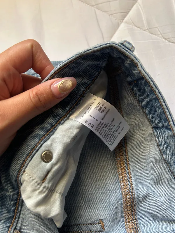 American Eagle Mom jeans size 8 - Image 5