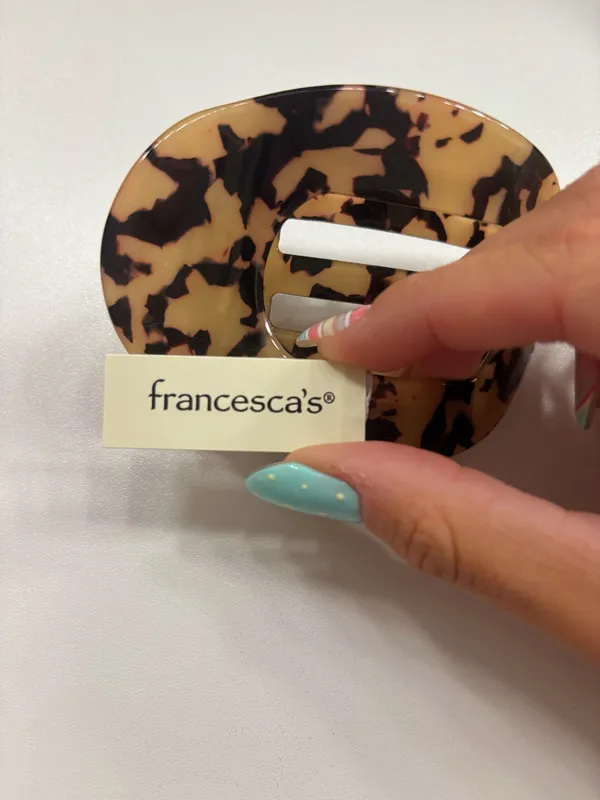 Francesca's Tortoise Hair Clip - Image 3