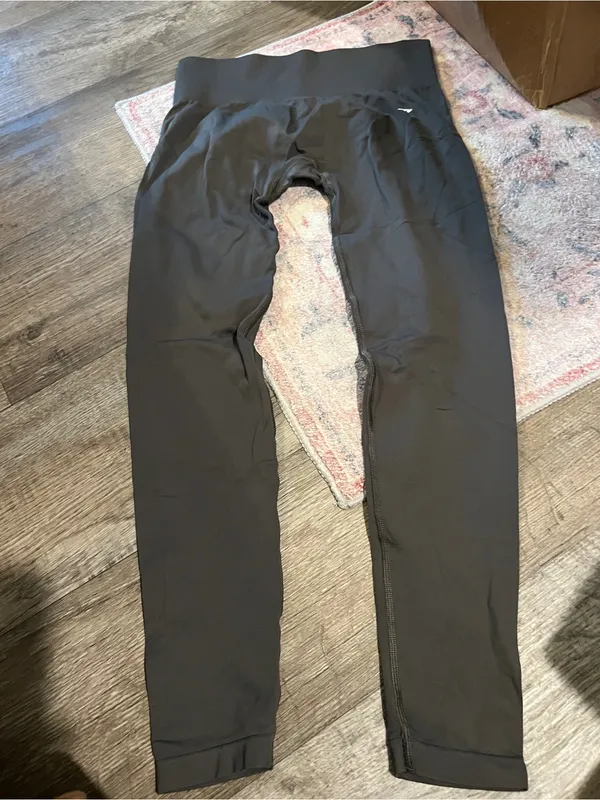 Gymshark medium leggings - Image 3