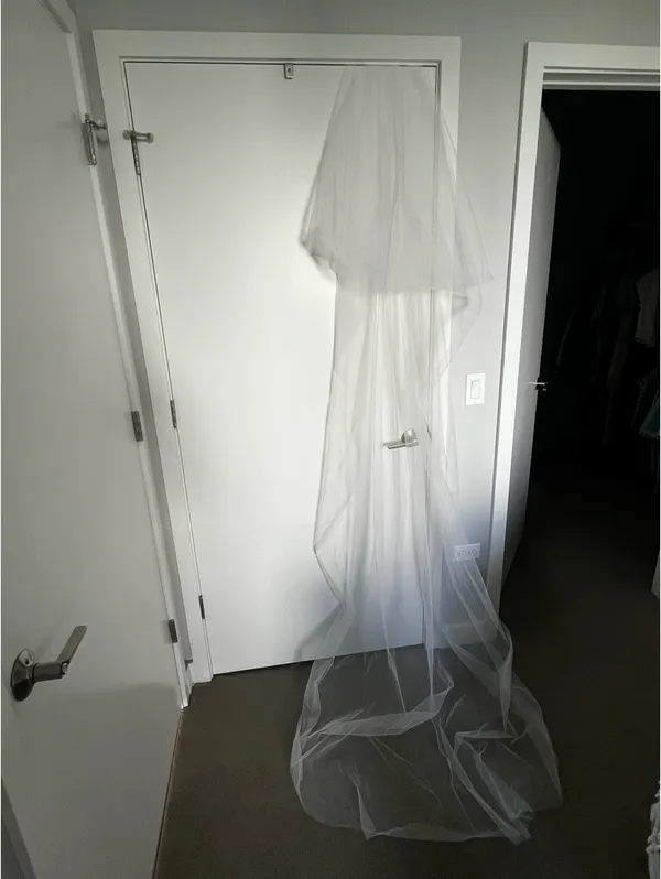 Light Ivory Cathedral Veil With Blusher White - Image 5