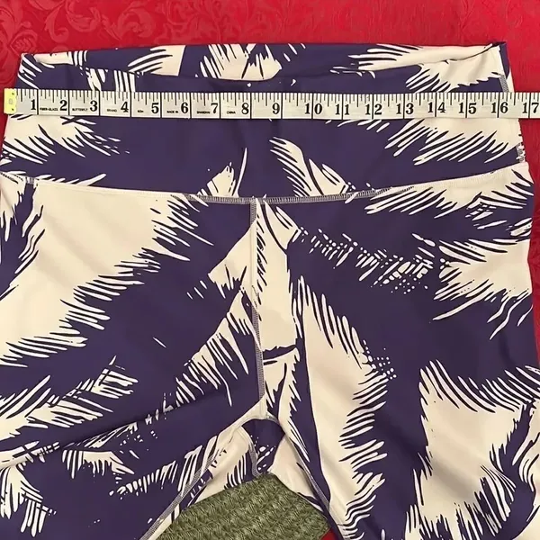 NWT fabletics leggings! Super soft and cute! - Image 5