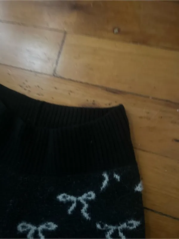Urban outfitters out from under cozy up bow crochet shorts small - Image 4