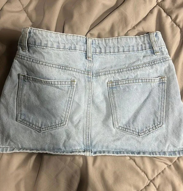 Edikted Mini Denim Skirt - Image 2