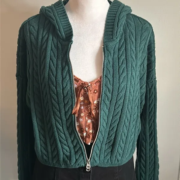 New PacSun Women’s LA Hearts Mini Cable Stitch Knit Zip Up Hoodie Sweater - Image 9