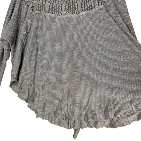 Free‎ People Gray Long Sleeve Raw Hem Pullover Sweater XS - Image 2