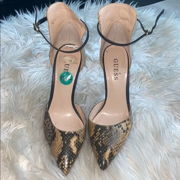 Guess ✨HP✨Abaih Ankle Strap Pointed Toe D'Orsay Pumps✨ - Image 5