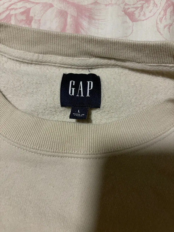Gap Crewneck - Image 2