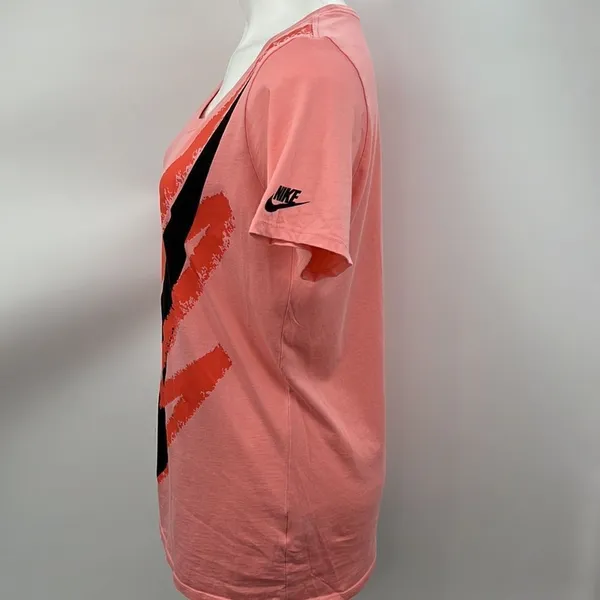 Nike peach short sleeve black swoosh T-shirt medium - Image 4
