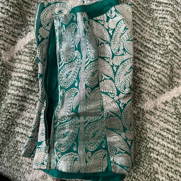 Green and silver paisley strapless top - Image 4