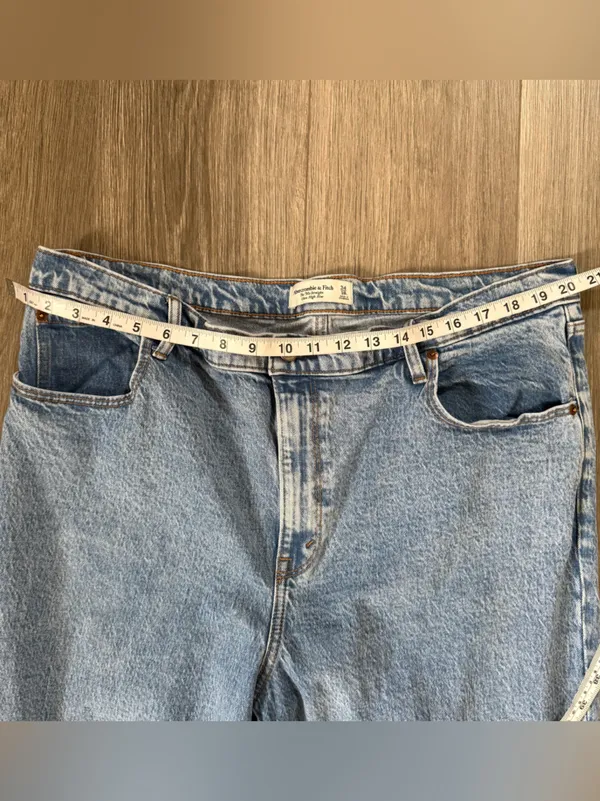 Abercrombie & Fitch The 90s Straight Ultra Hgh Rise Jeans Size 34 - Image 7