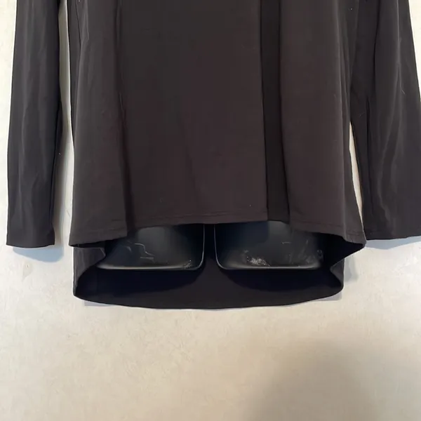 LuLaRoe size medium black, scoopneck, long sleeve tee. Used. - Image 5