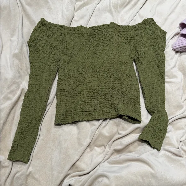 NWT Zara Green Textured puff sleeve Long Sleeve Top - Image 2