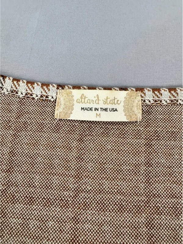 Altar'd State Brown and White Houndstooth Long Sleeve Button-Up Crop Top Medium - Image 3