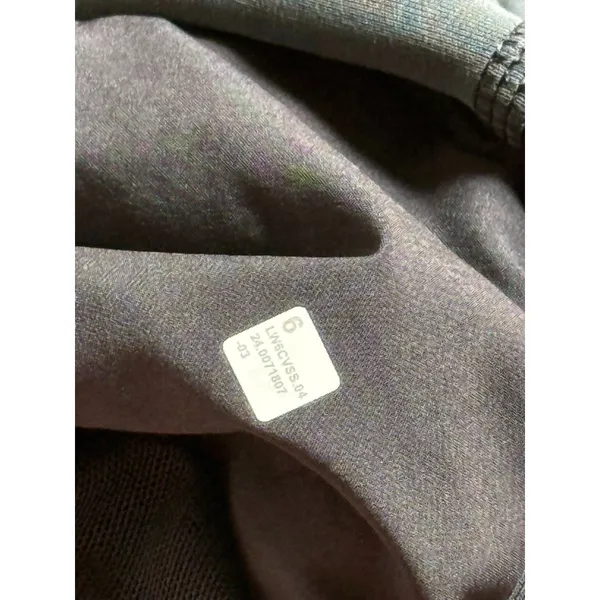 Lululemon Softstreme High-Rise Straight-Leg Cropped Pant 22" Black/gray Size 6 - Image 4