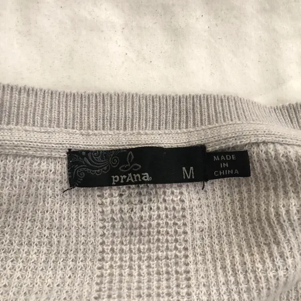 prAna Light gray long sleeve V-neck sweater with a soft and cozy feel Size M, measurement in pics - Image 3