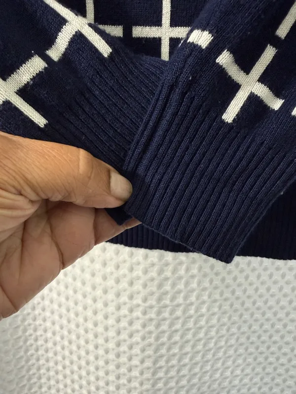 Yishion Navy and White Womens Crew Neck Crop Sweater Size Small - Image 2