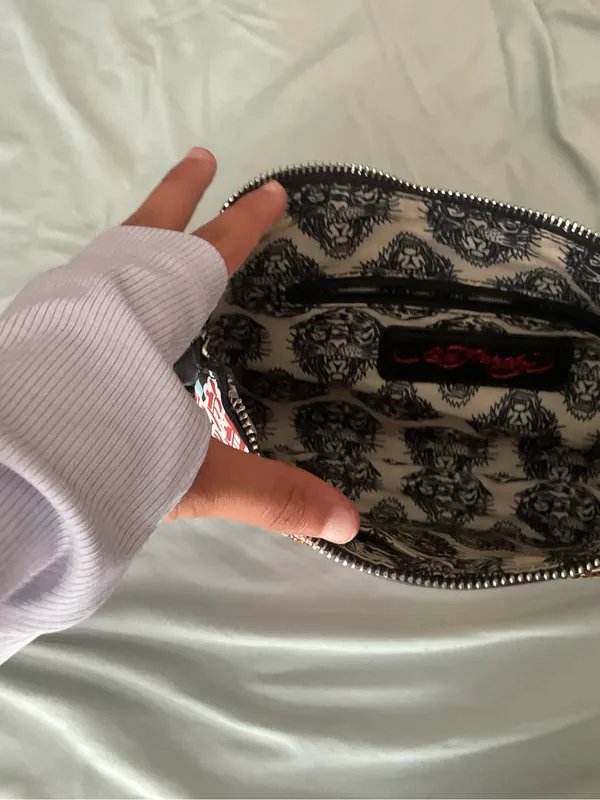 Ed Hardy Black Multicolor Tattoo-Print Shoulder Bag with Chain Accent - Image 3