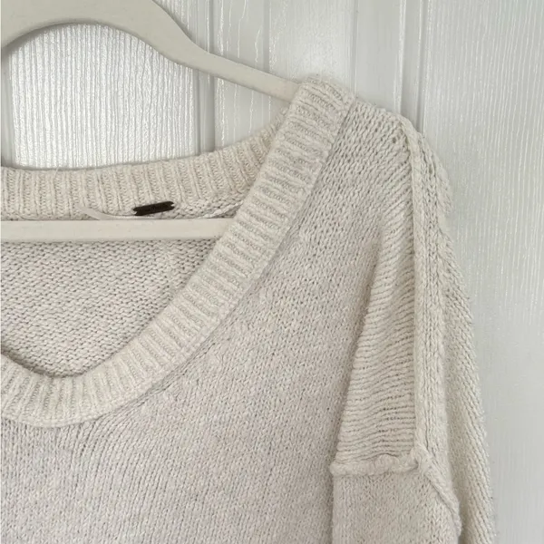 Free People Cream V-Neck Sweater ***small hole in armpit area in last pic**** - Image 3