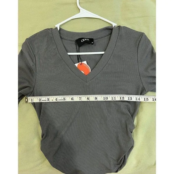 Cider NWT Women Medium Grey Long Sleeve Ruched Sided Crop Top Fall Streetwear - Image 6