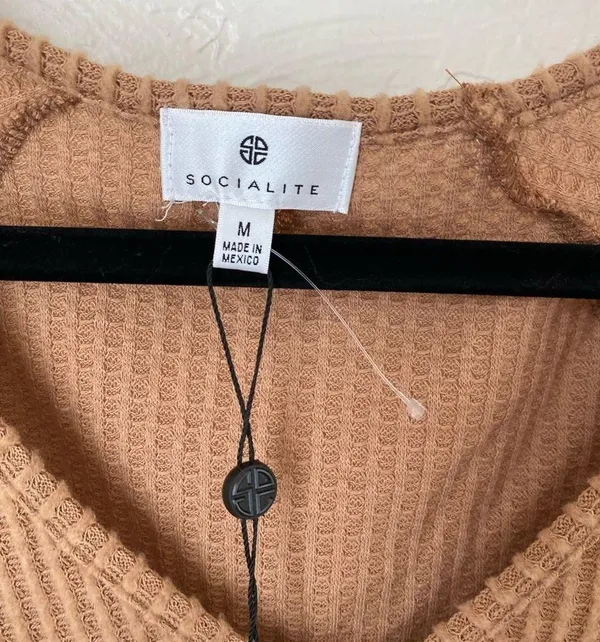 NWT Socialite long sleeve thermal▪️size M - Image 2