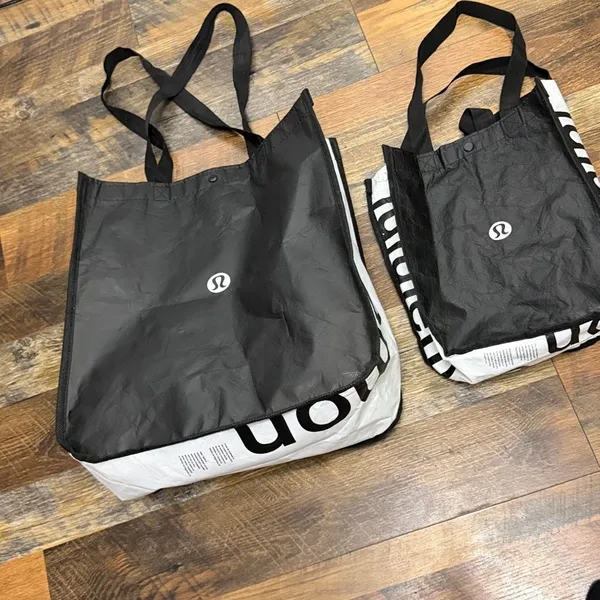 Lululemon Women's Black Bag - Image 2