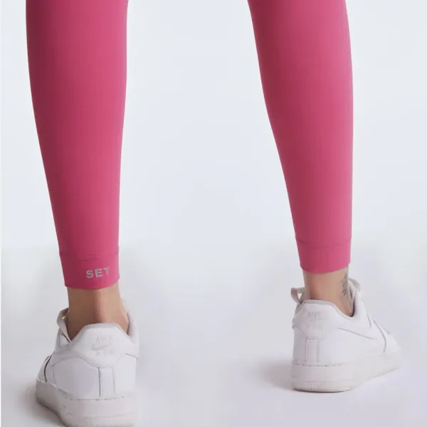 SET Active Luxform High-Rise Leggings in Vibrant Pink, Small - Image 3