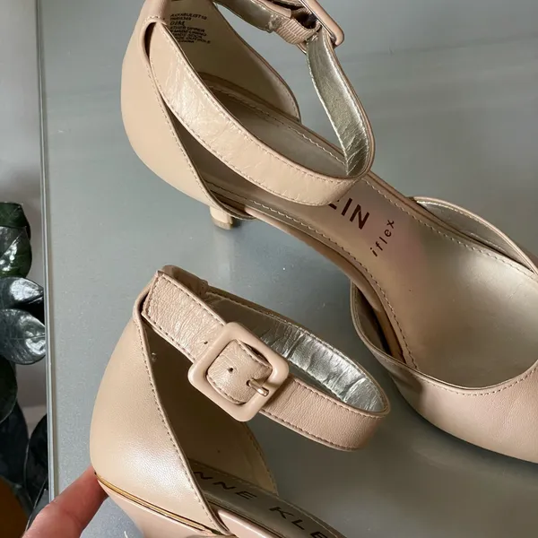 Anne Klein Flex Nude Leather Kitten Heels Size 10.5M - Image 8