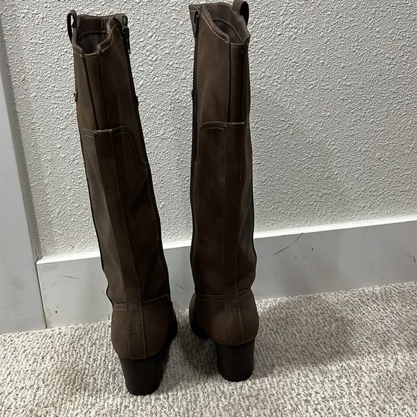 Boots Indigo rd. Brown heeled - Image 4