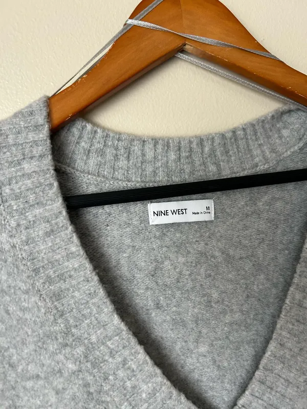 Nine West oversized gray sweater  - Image 4