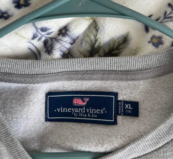 Vineyard Vines Sweatshirt - Image 2