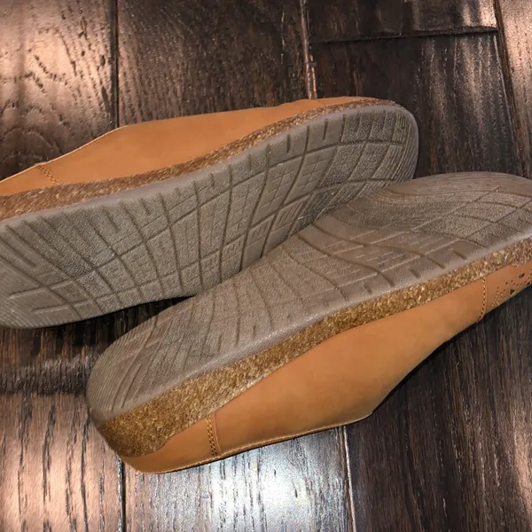Earth origins slip on shoes size 8M - Image 4