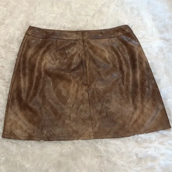 Altar’d State Winnie‎ Plaid Faux Leather Minnie Skirt Brown Large - Image 5