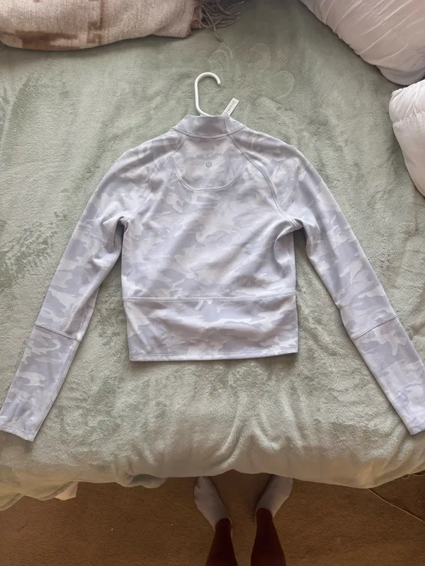 Lululemon long sleeve - Image 3