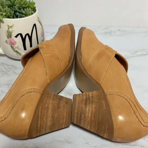 Village Cobbler tan leather shoes - Image 4