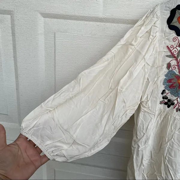 Entro Women’s Shirt Blouse Beige Floral Embroidered 3/4 Sleeve Medium - Image 6