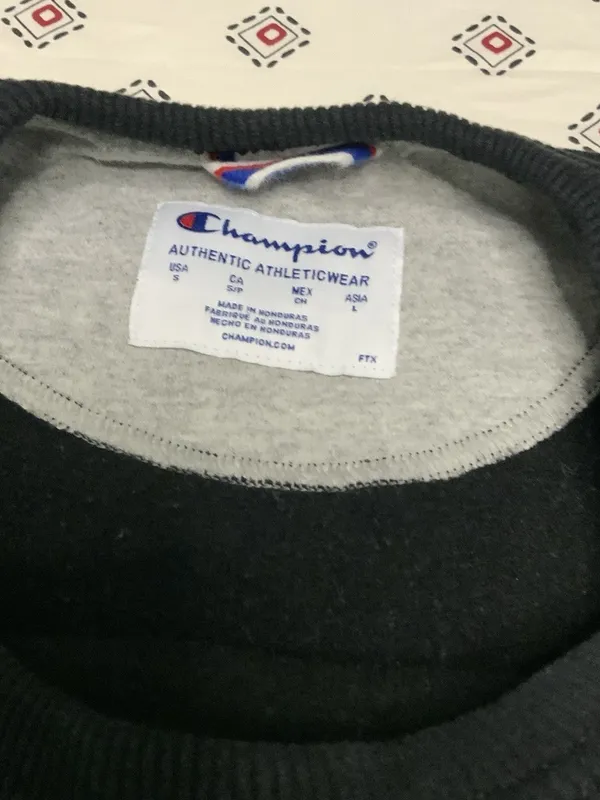 Champion Women’s Black Pullover Sweater Small Logo Round Neck Long sleeve - Image 2