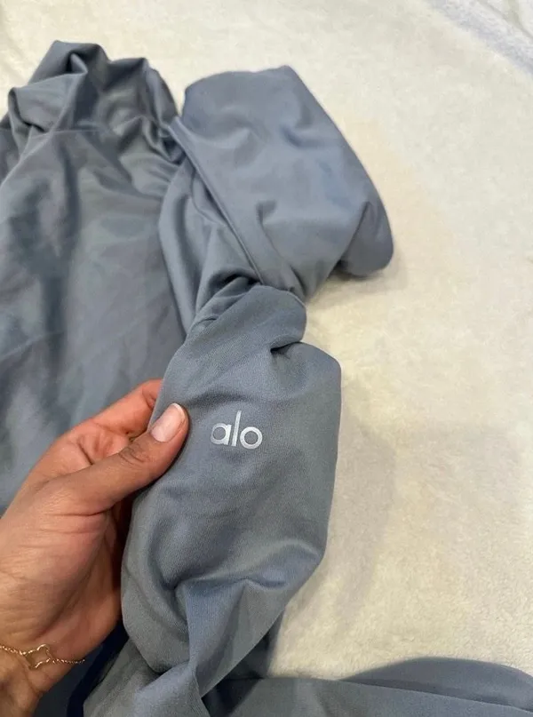 Alo Yoga Sweater Turtleneck - Image 4