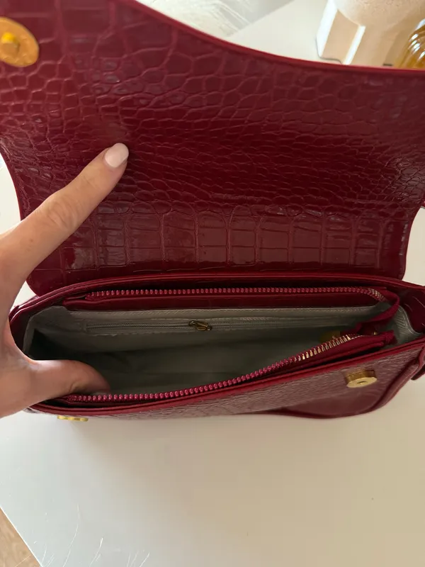 Amazon Red Shoulder Bag - Image 5